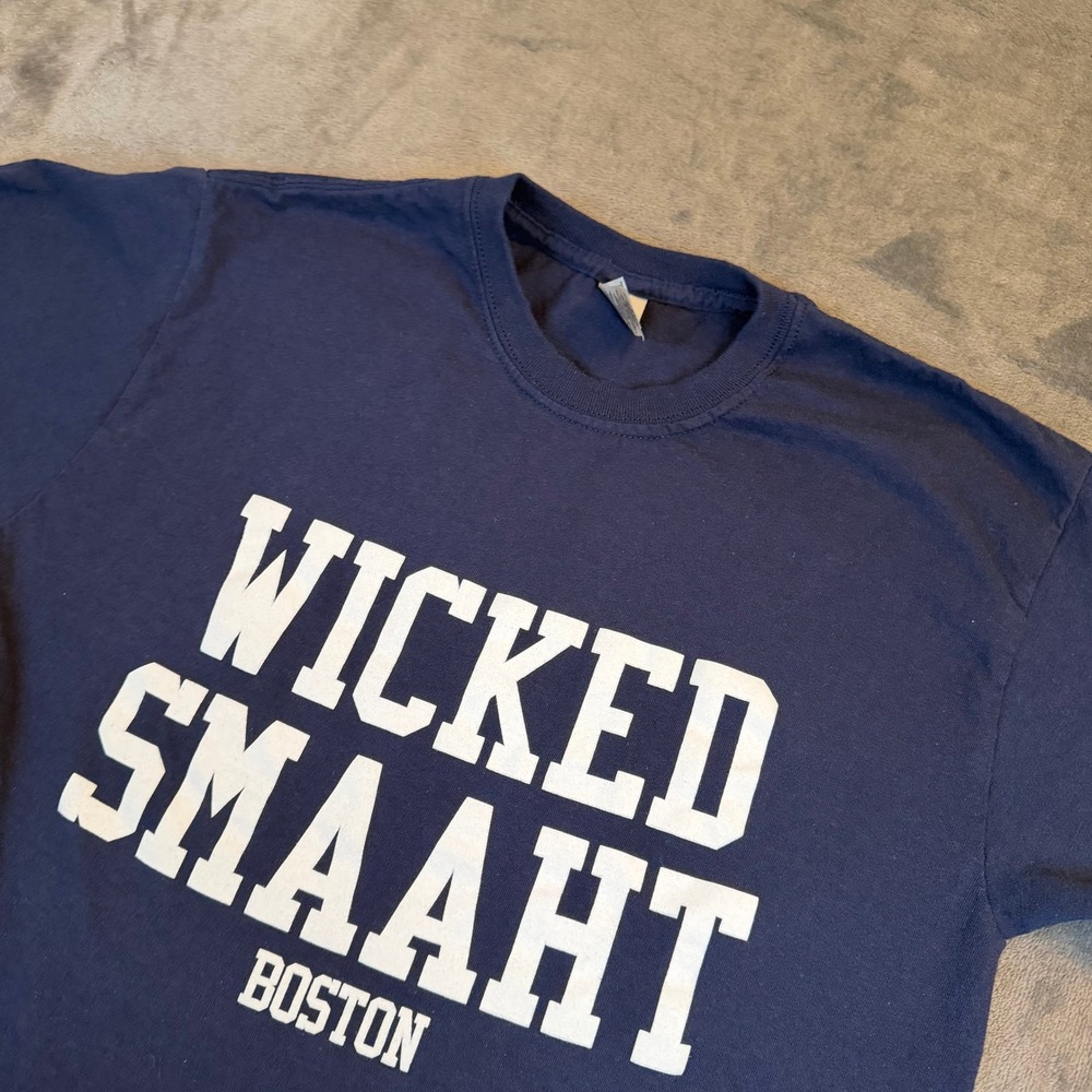 Gildan Wicked Smaaht Boston T Shirtβ Mens Medium Navy Blue Graphic Tee